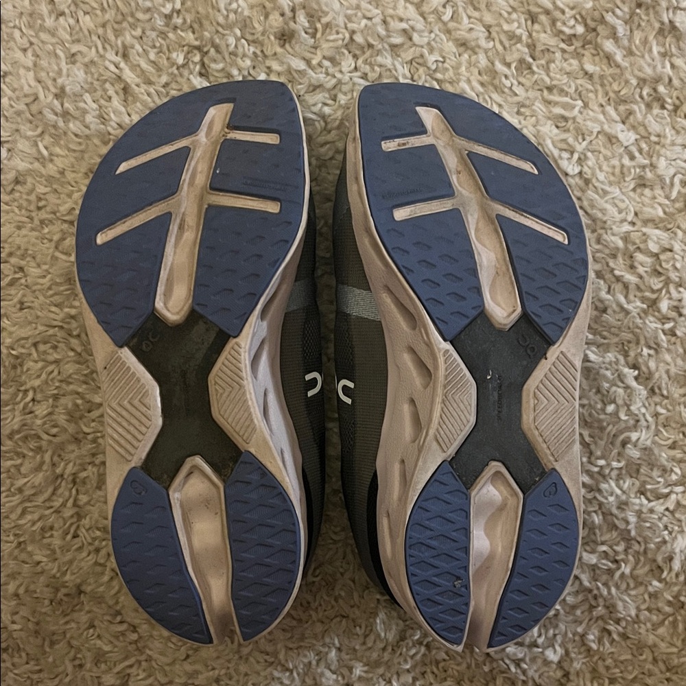 On Running Women's Cloudeclipse Shoes - image 4